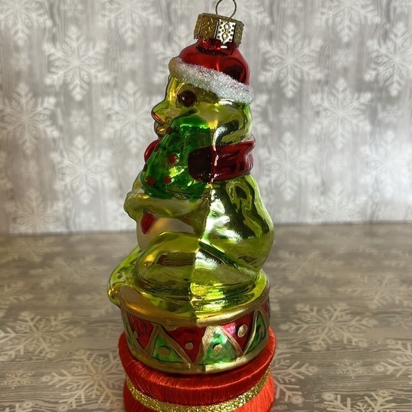 Santa Frog Festive Glass Christmas Tree Ornament - Picture 4 of 10
